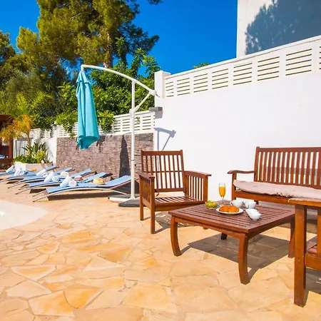 Abahana Villas Laurel
