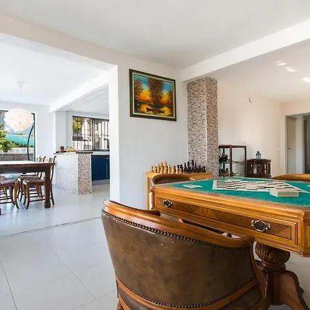 Abahana Villas Laurel Villa